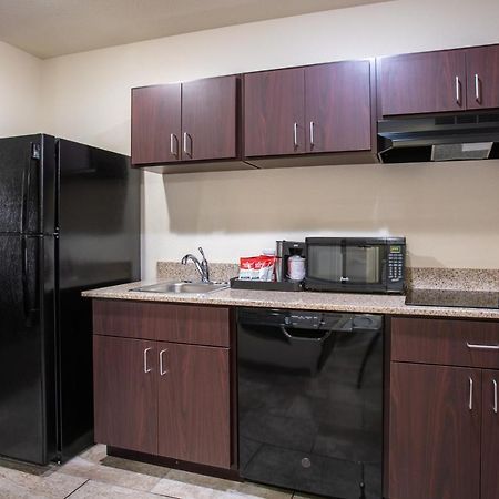 Cobblestone Inn & Suites - Pine Bluffs Bagian luar foto