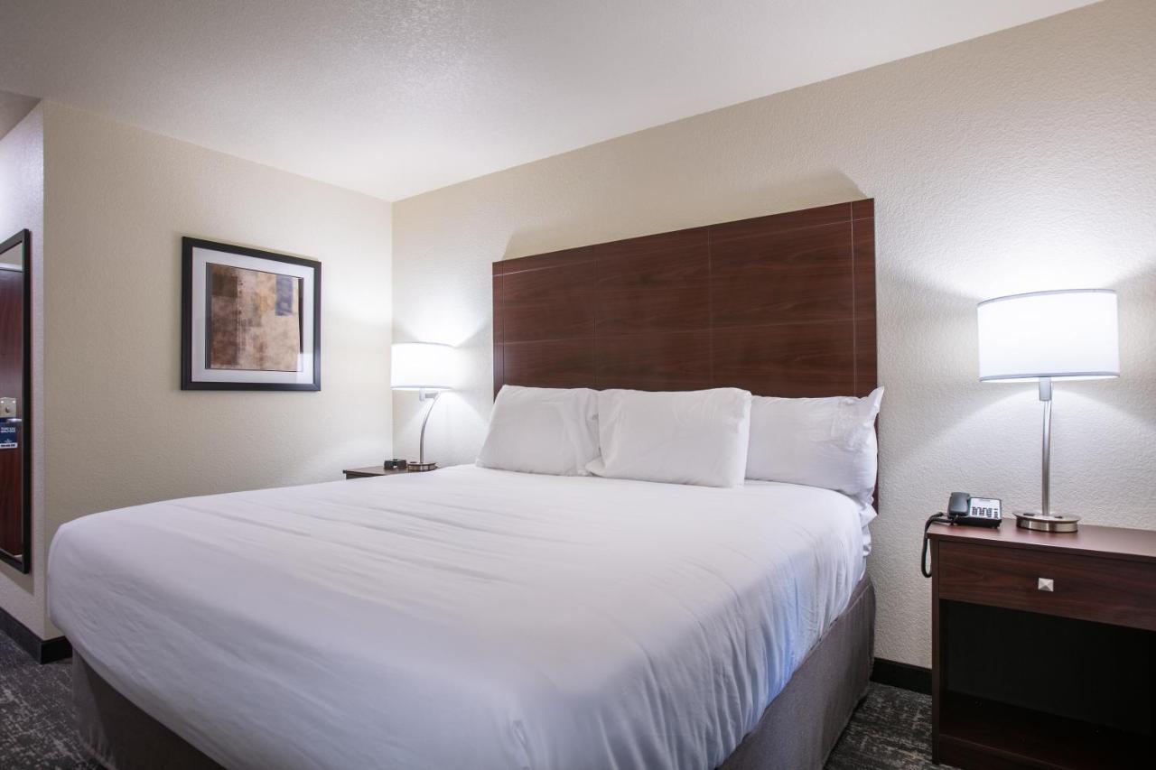 Cobblestone Inn & Suites - Pine Bluffs Bagian luar foto