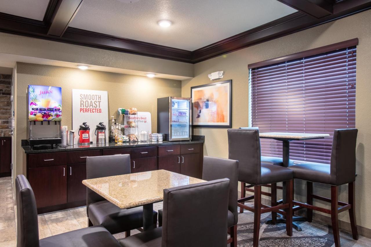 Cobblestone Inn & Suites - Pine Bluffs Bagian luar foto