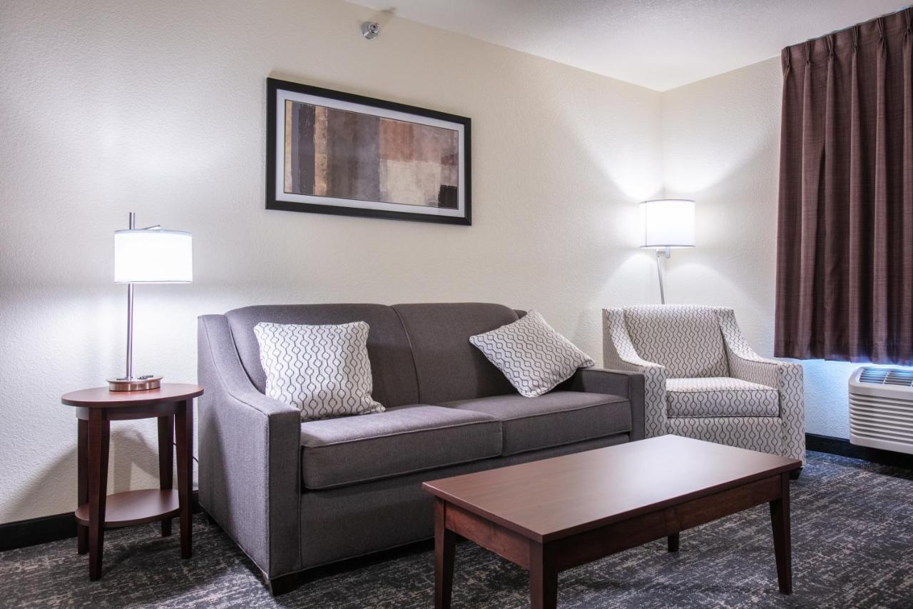 Cobblestone Inn & Suites - Pine Bluffs Bagian luar foto