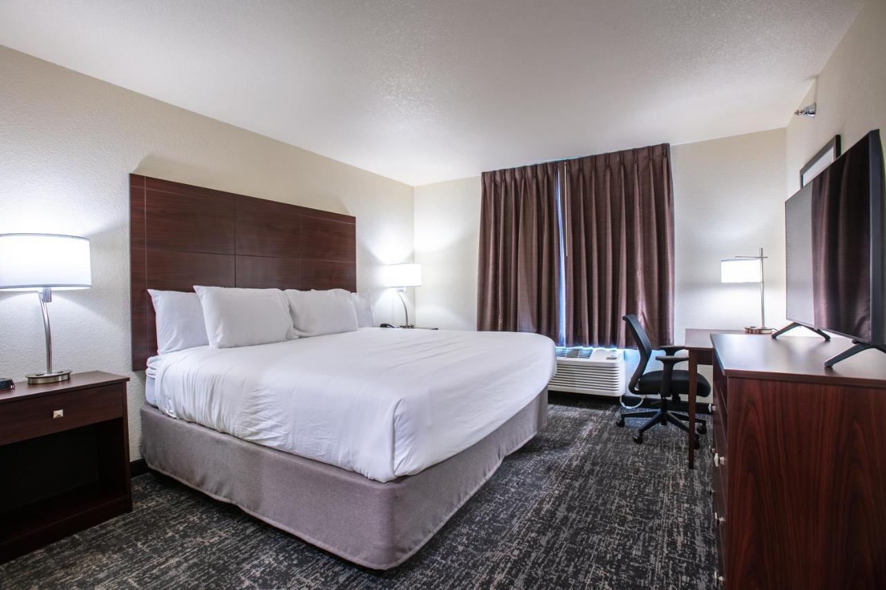 Cobblestone Inn & Suites - Pine Bluffs Bagian luar foto