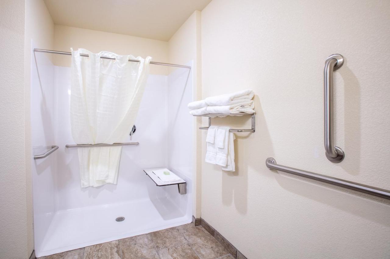 Cobblestone Inn & Suites - Pine Bluffs Bagian luar foto