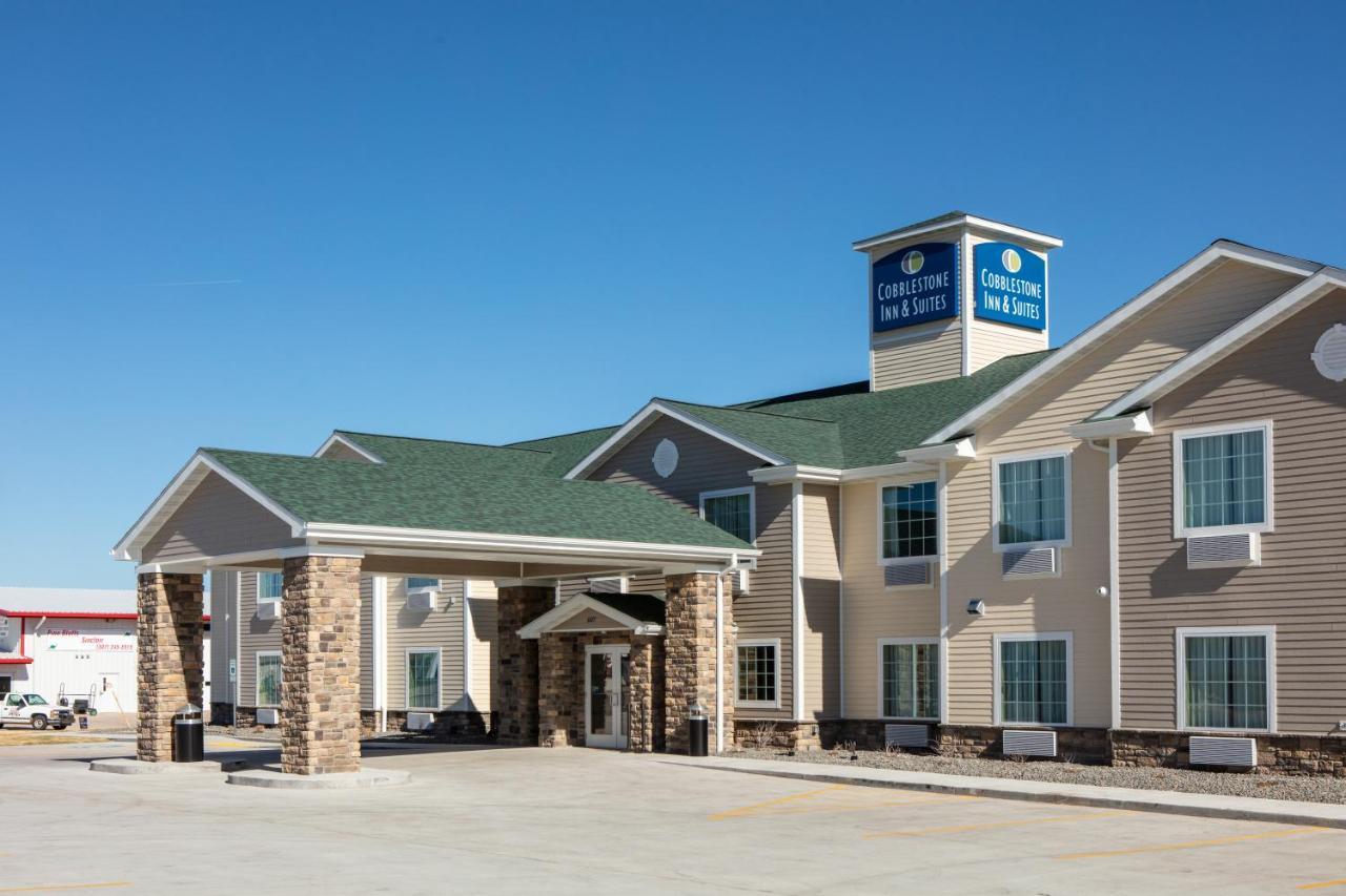 Cobblestone Inn & Suites - Pine Bluffs Bagian luar foto