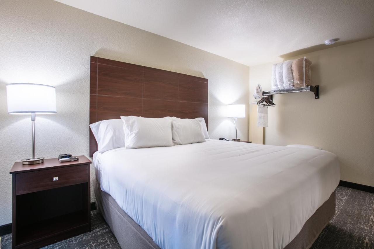 Cobblestone Inn & Suites - Pine Bluffs Bagian luar foto