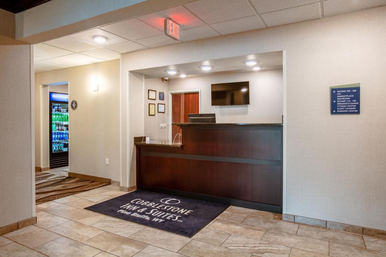 Cobblestone Inn & Suites - Pine Bluffs Bagian luar foto