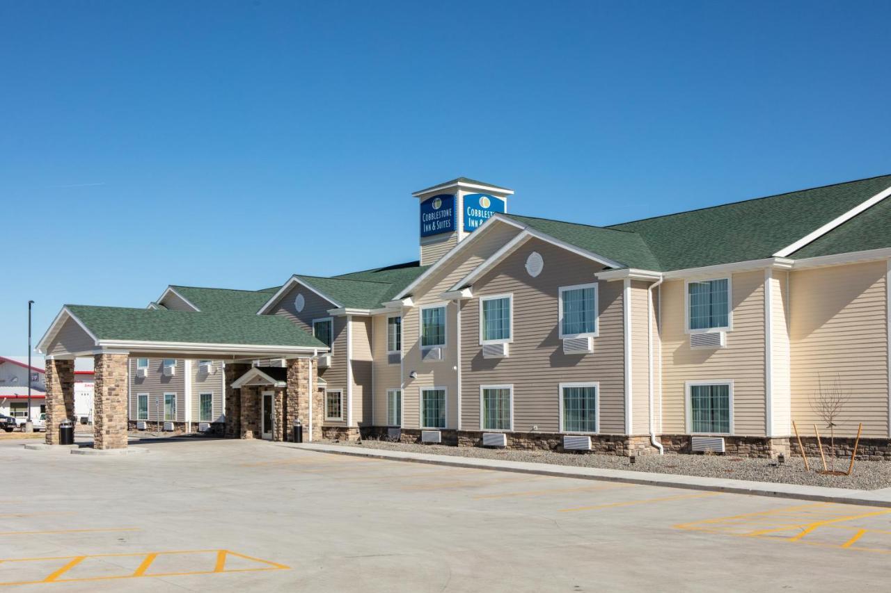 Cobblestone Inn & Suites - Pine Bluffs Bagian luar foto