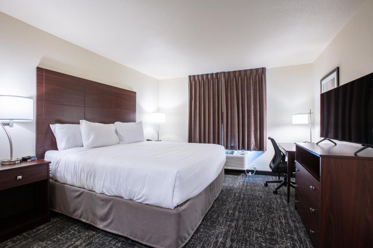 Cobblestone Inn & Suites - Pine Bluffs Bagian luar foto