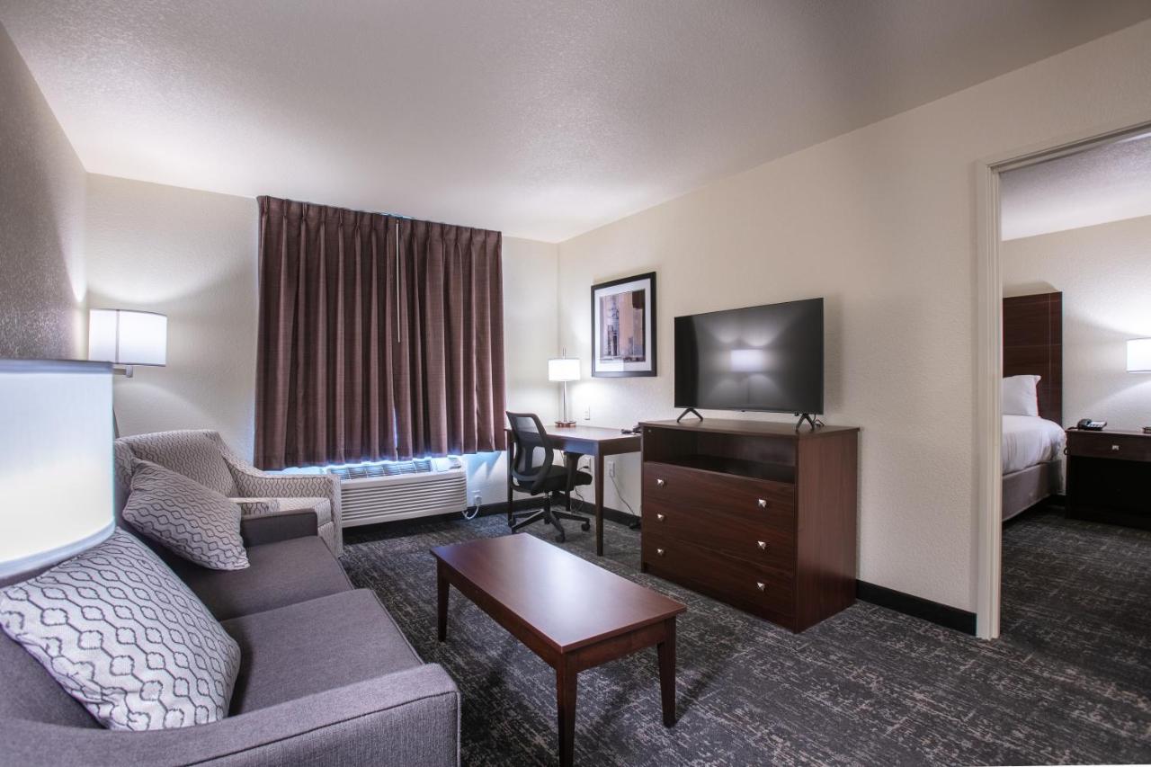 Cobblestone Inn & Suites - Pine Bluffs Bagian luar foto