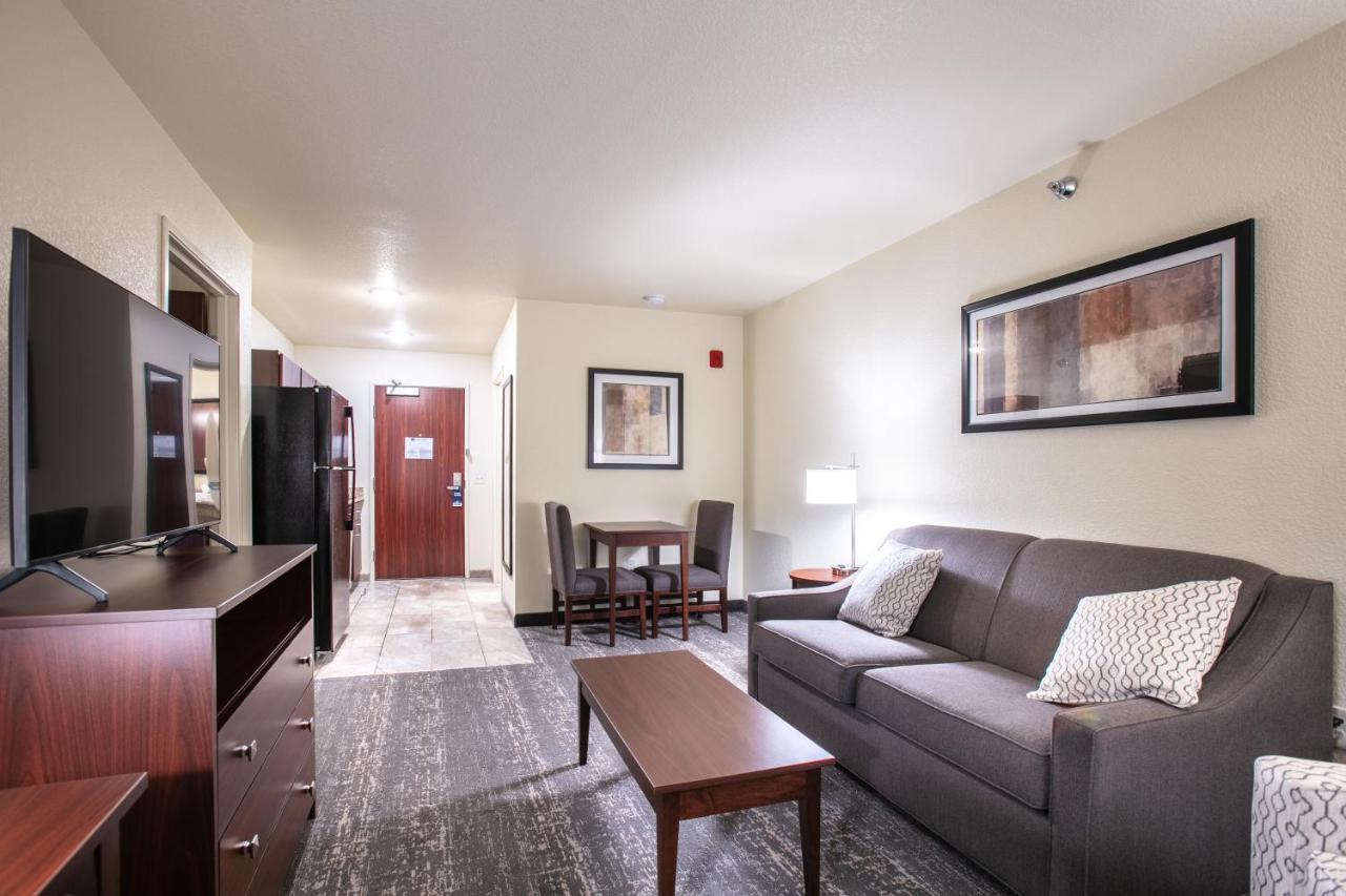 Cobblestone Inn & Suites - Pine Bluffs Bagian luar foto