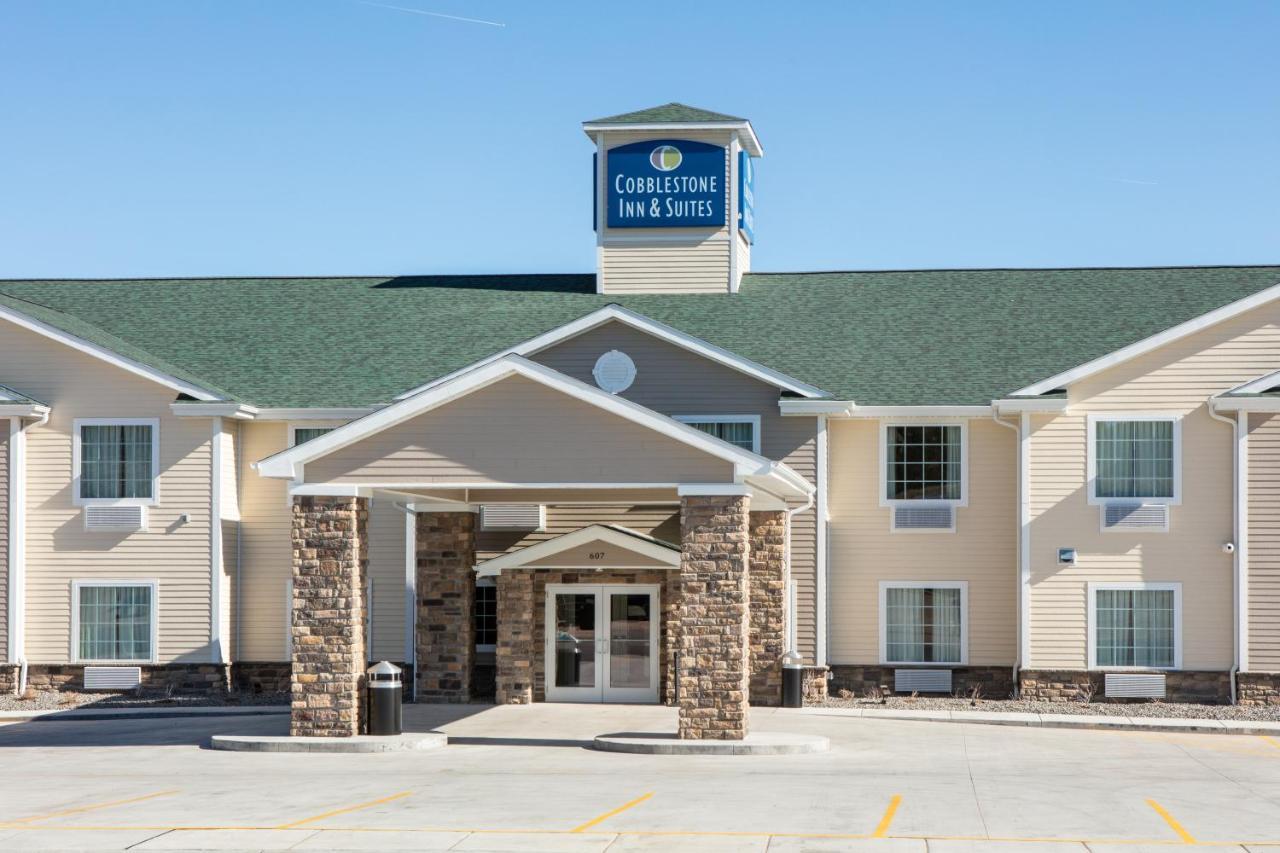 Cobblestone Inn & Suites - Pine Bluffs Bagian luar foto