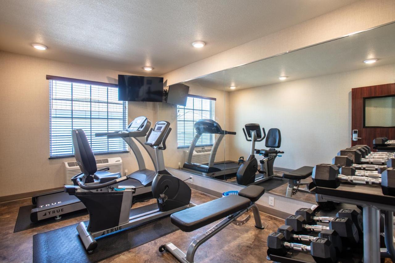 Cobblestone Inn & Suites - Pine Bluffs Bagian luar foto